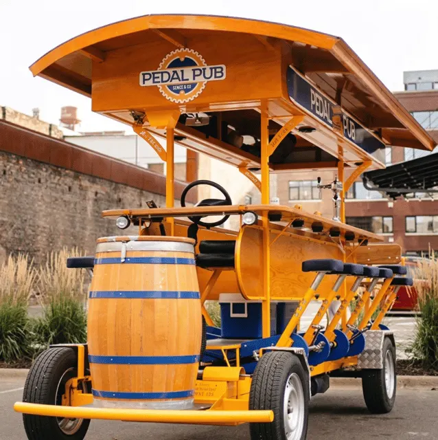 Savannah: Party Pedal Bike Tour with Stops at Local Bars