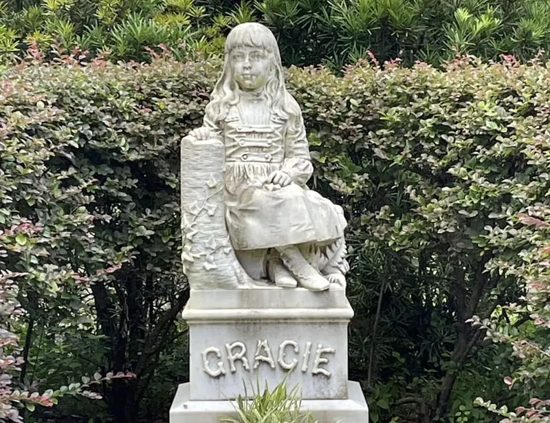 Tombs of Savannah: Bonaventure Cemetery Experience